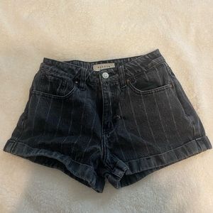 Pacsun shorts size 24